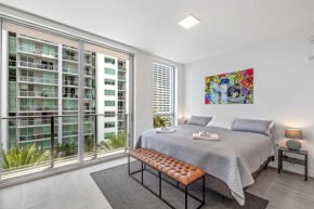 Downtown Luxury Studio Pool and Gym